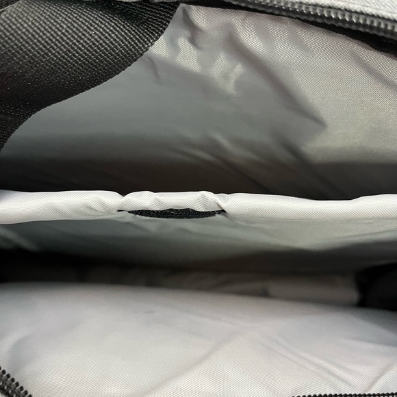 Eddie Bauer Grey Outdoor Hiking Messenger Bag School Bag College - Picture 5 of 9